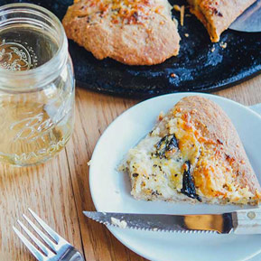 Herb Pizza with Wine Sauce